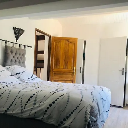 D'hotes Casa Tib Bed and Breakfast 3*